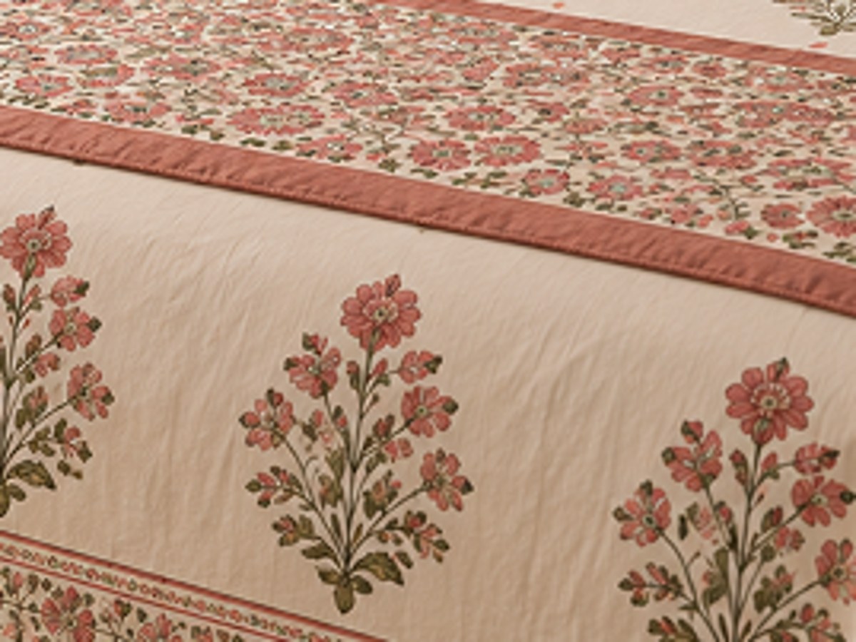 Gulab Kinari 5 Piece Set hand block-printed bedsheet — print close-up